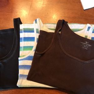 Bundle of three tanks